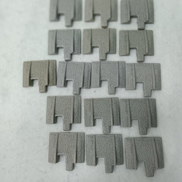 Fisher Price Geotrax 32 Pieces of Gray Railway Tracks - Picture 4 of 7